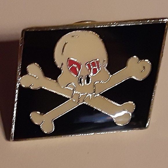 1" Jolly Roger Pirate Flag White Skull Cross Bones - Picture 2 of 4